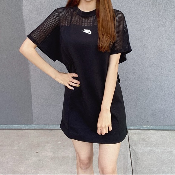 nike short sleeve dress